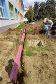 Edukačný dvor v základnej škole - dekoratívna grafika